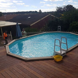 decking works in swimming pool